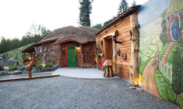 the hobbit house montana
