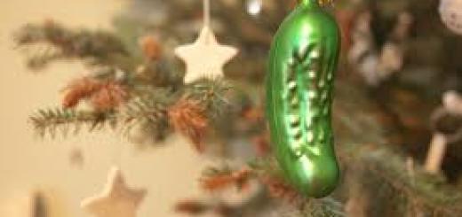 pickle on Christmas tree