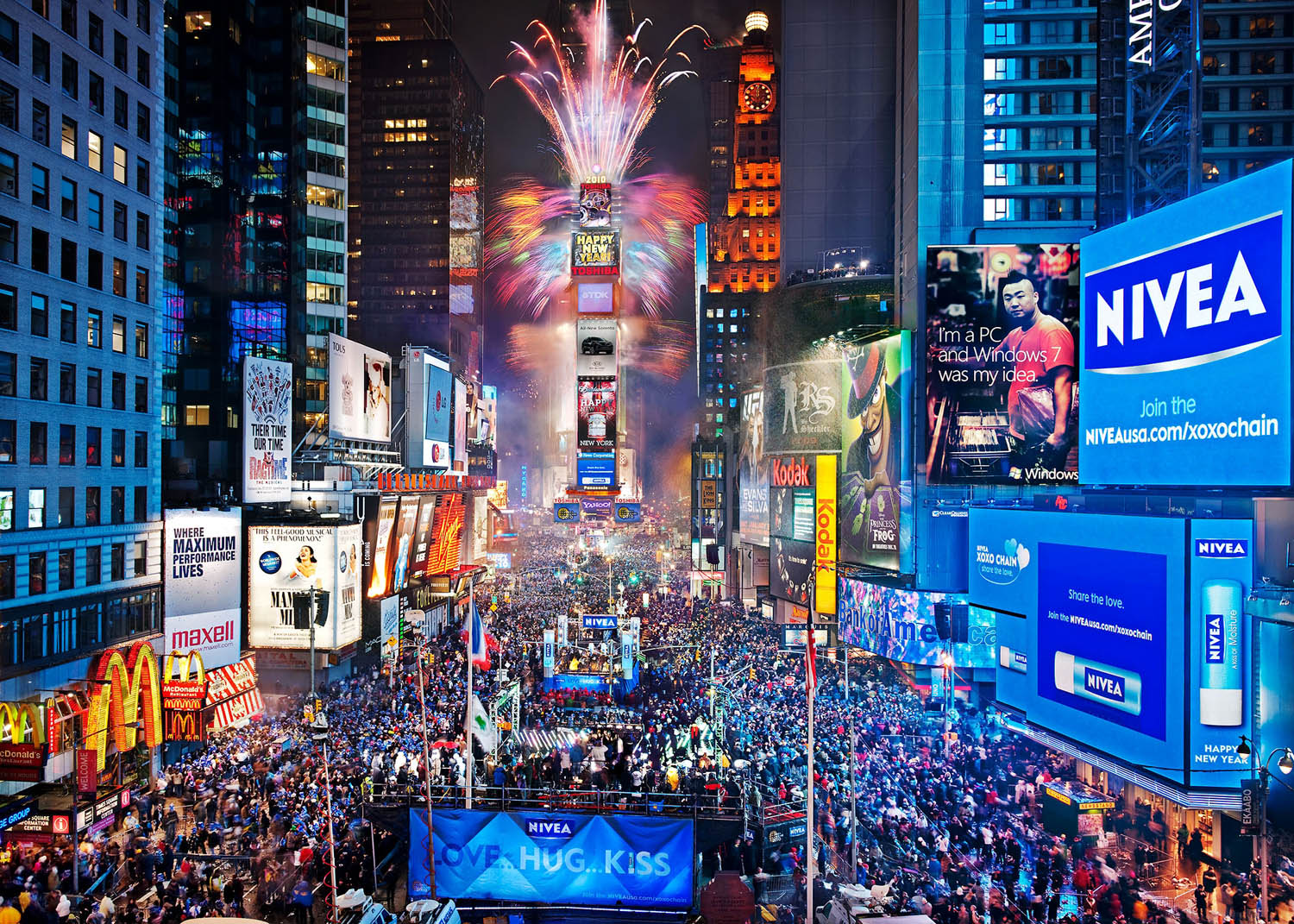 Площадь Таймс-сквер в Нью-Йорке на новый год
